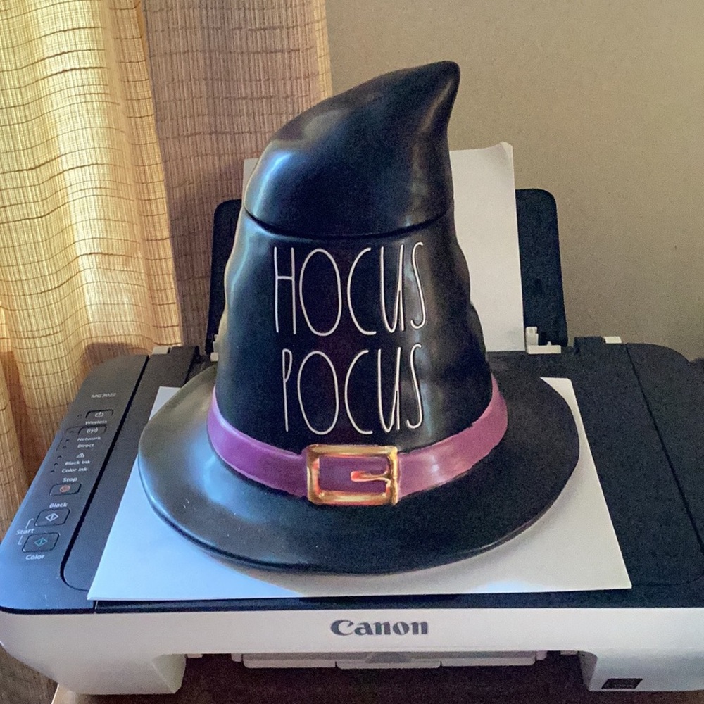 Rae Dunn Hocus Pocus witch’s hat